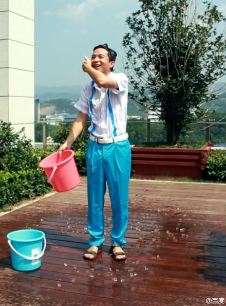 冰桶挑战李彦宏