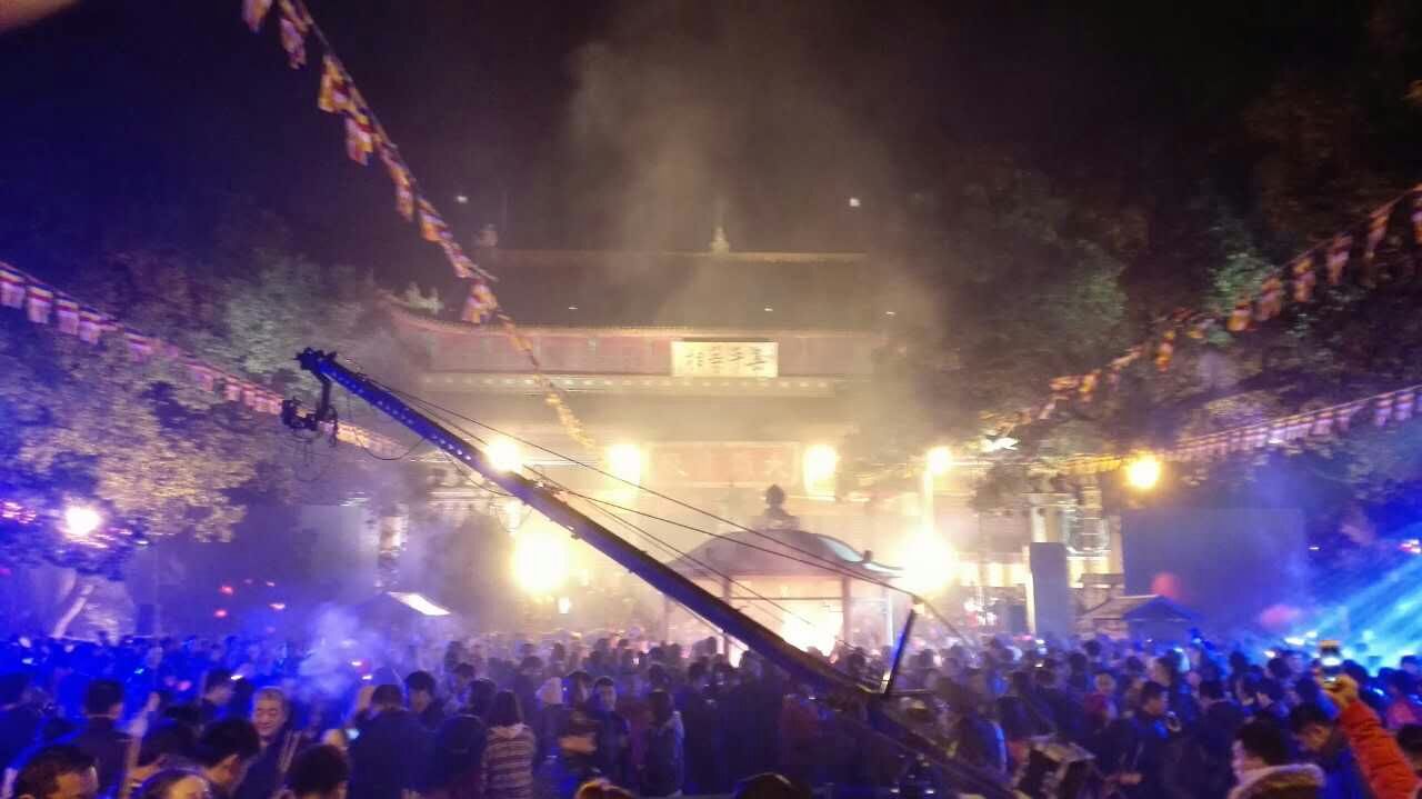 杭州雷峰塔2016烧香场景